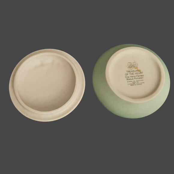 Treasures of the Heart “A Sister Is a Life-Long Friend” Box Japan – Chip on Base - Picture 4 of 4